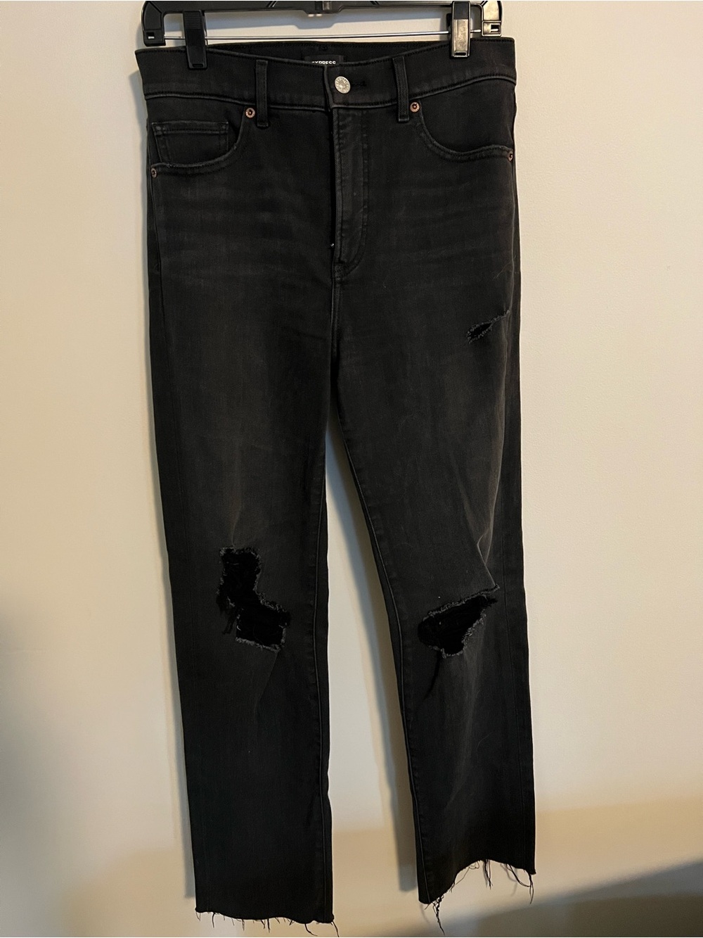 Express Women’s Black Modern Straight Distressed Jeans